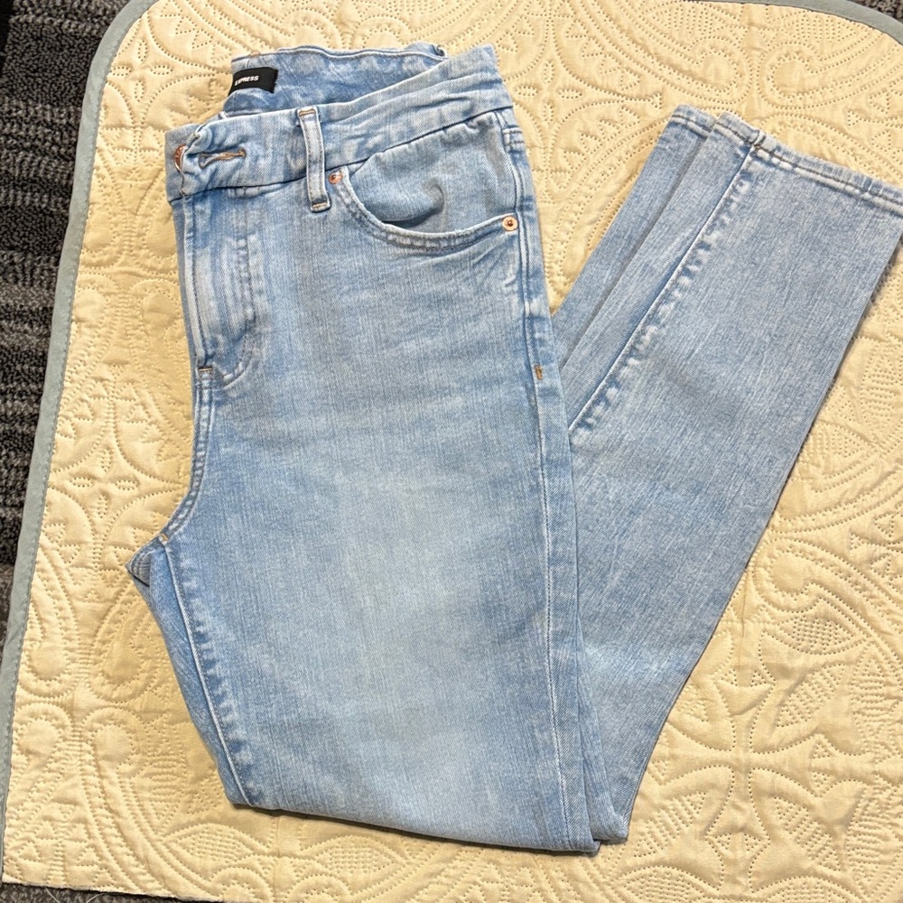 Express Light Wash Skinny Jeans
